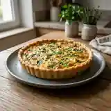 Tarte savoureuse au fromage de chèvre frais et persil