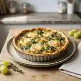 Tarte savoureuse aux épinards, chèvre et raisins