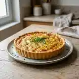 Tarte savoureuse aux fromages et ciboulette fraîche