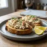 Toasts gourmands au crabe frais et sauce citronnée