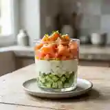 Verrine de saumon frais aux saveurs estivales et citronnées