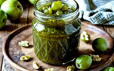 Confiture de noix vertes maison : recette traditionnelle facile et gourmande