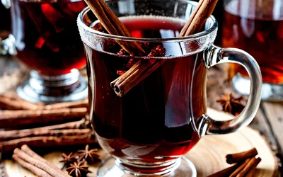 Hypocras Médiéval : Recette Authentique de Vin Épicé