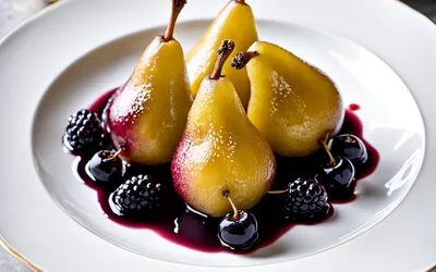 Poires pochées à la gelée de cassis : recette facile et gourmande
