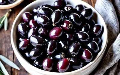 Préparation maison des olives noires en saumure : recette facile et savoureuse